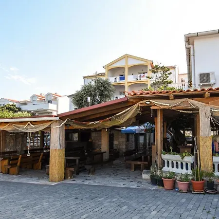 Guest House Frane Pag Town