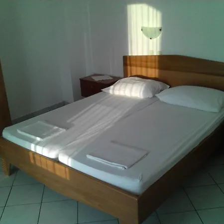 Guest House Frane 3* Pag Town