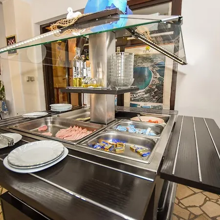 Frane Πανσιόν 3*