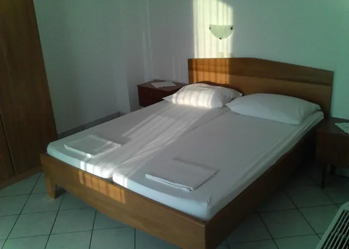 Guest House Frane 3* Паг